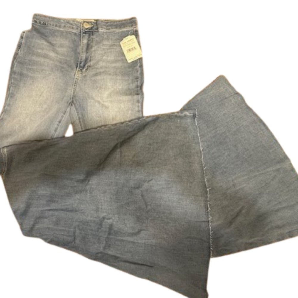 💗HOST PICK💗 Just Float on Flare Free People Jeans - Picture 4 of 13